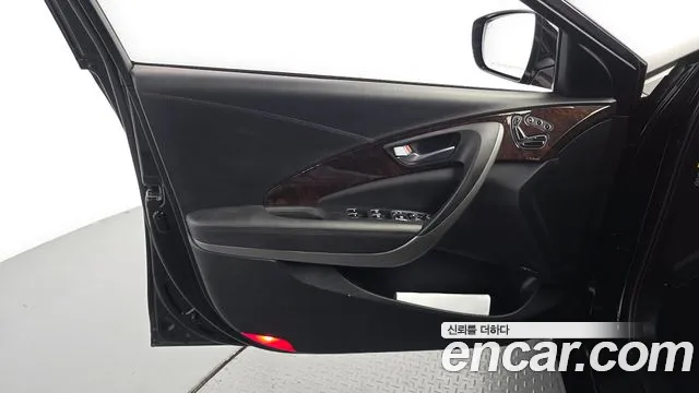 Hyundai Aslan 2015 thumb 4