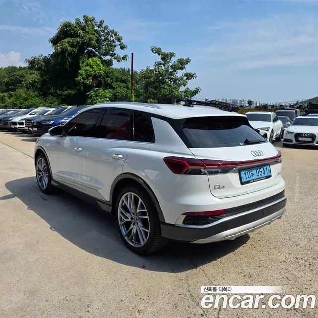 Audi Q4 e-tron 2025 thumb 4