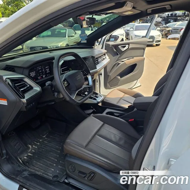 Audi Q4 e-tron 2025 thumb 7