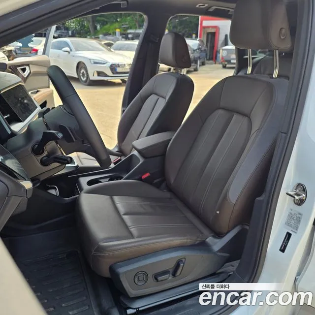 Audi Q4 e-tron 2025 thumb 8