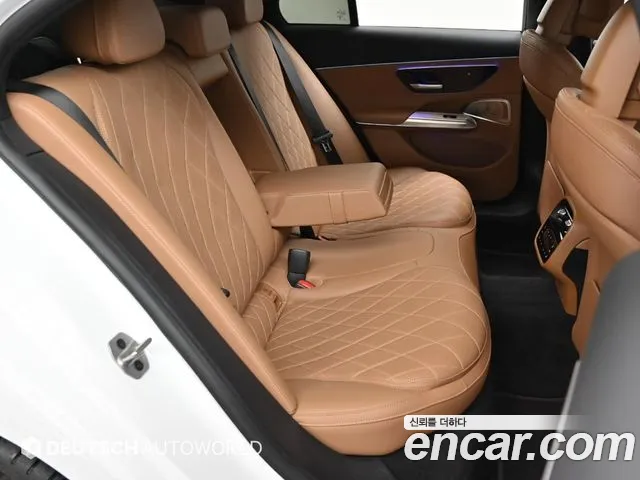 Mercedes-Benz E-Class 2024 thumb 8