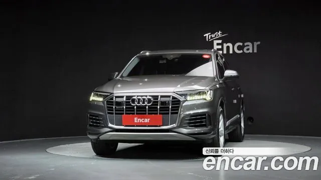 Audi Q7 2021 thumb 4