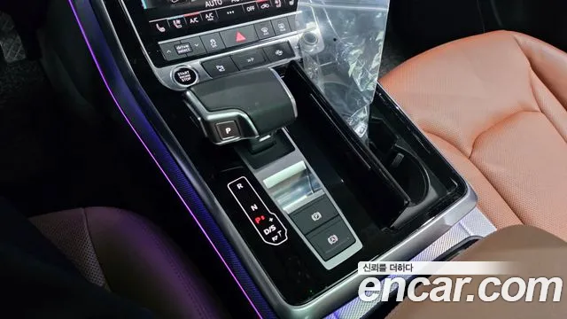 Audi Q7 2021 thumb 12