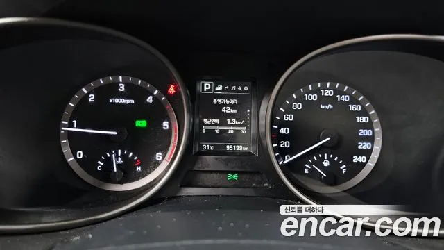 Hyundai Santafe 2017 thumb 11