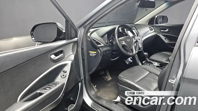 Hyundai Santafe 2017 thumb 9