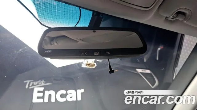 Hyundai Santafe 2017 thumb 10
