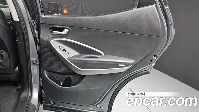 Hyundai Santafe 2017 thumb 2