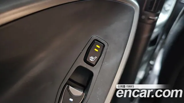 Hyundai Santafe 2017 thumb 8