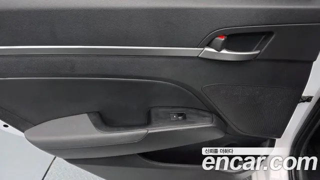 Hyundai Avante 2016 thumb 8