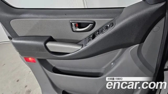 Hyundai Staria 2021 thumb 2
