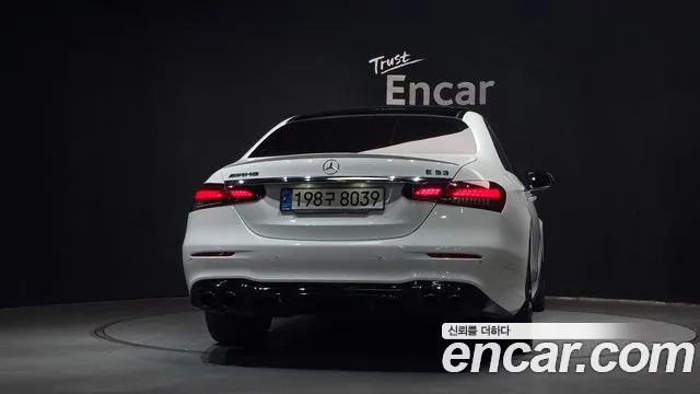 Mercedes-Benz E-Class 2022 thumb 12