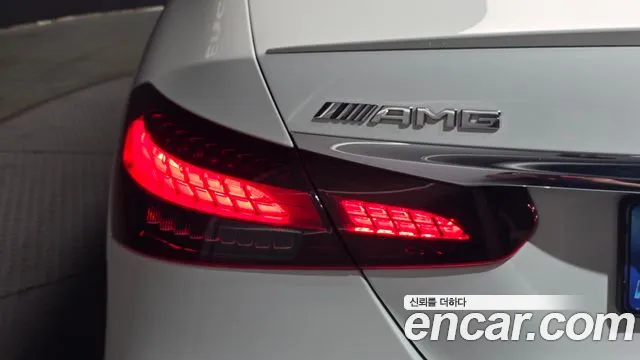 Mercedes-Benz E-Class 2022 thumb 6