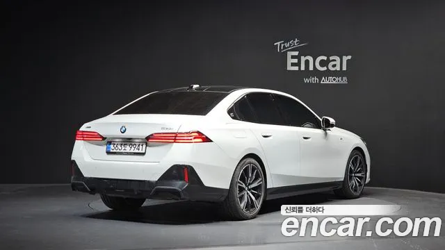 BMW 5 серии 2025 thumb 11