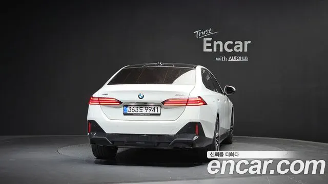 BMW 5 серии 2025 thumb 12