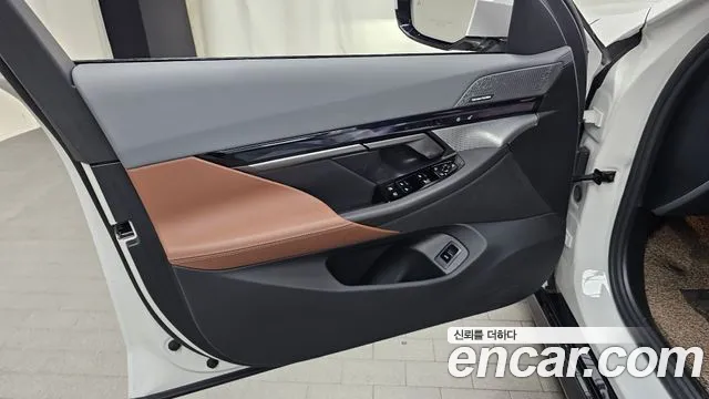 BMW 5 серии 2025 thumb 3