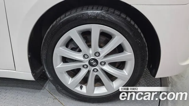 Hyundai i40 2012 thumb 7