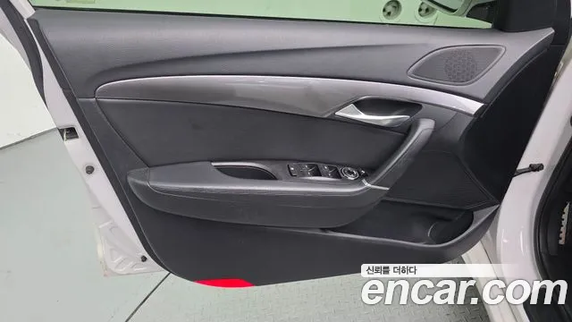 Hyundai i40 2012 thumb 12