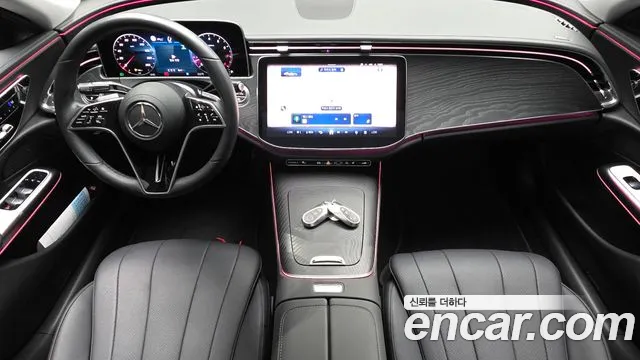Mercedes-Benz E-Class 2025 thumb 7