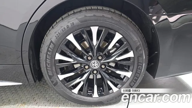 Toyota Alphard 2024 thumb 9