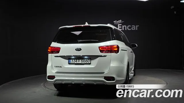 Kia Carnival 2019 thumb 12
