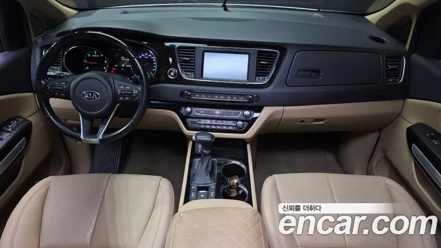 Kia Carnival 2019 thumb 4