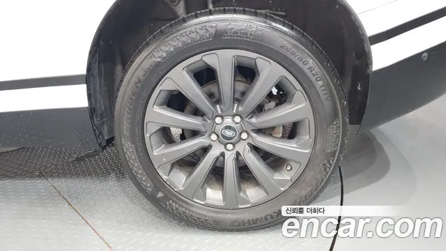 Land Rover Range Rover Velar 2018 thumb 7