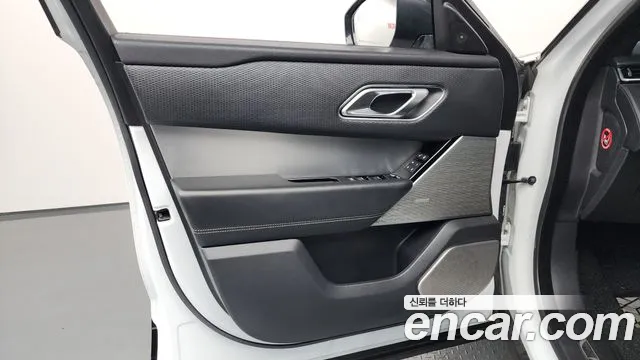 Land Rover Range Rover Velar 2018 thumb 11