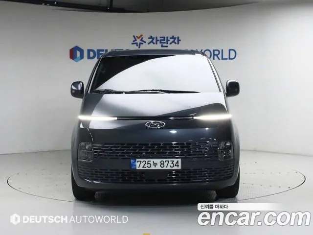 Hyundai Staria 2023 thumb 2