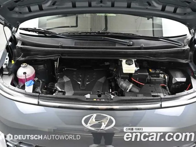 Hyundai Staria 2023 thumb 7
