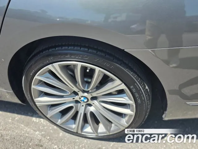 BMW 7 серии 2016 thumb 5