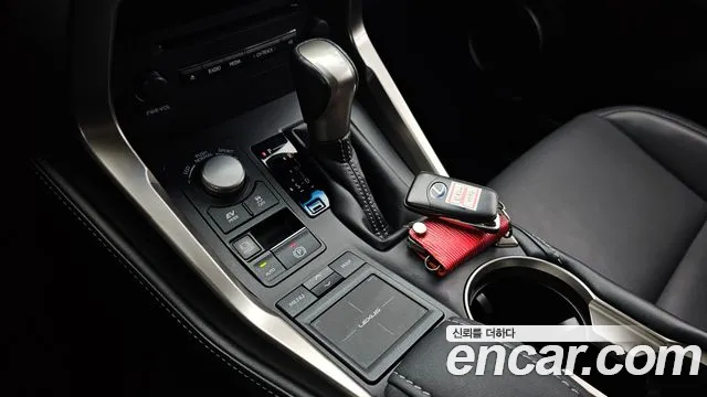 Lexus NX 2016 thumb 8