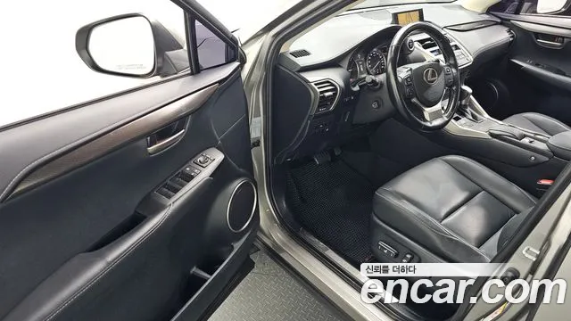 Lexus NX 2016 thumb 9