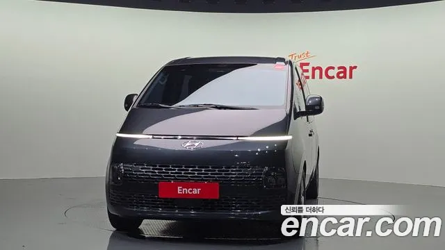 Hyundai Staria 2023 thumb 2