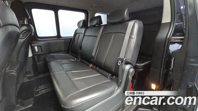 Hyundai Staria 2023 thumb 12
