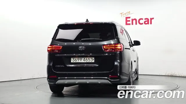 Kia Carnival 2020 thumb 2