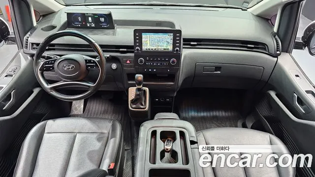 Hyundai Staria 2021 thumb 2