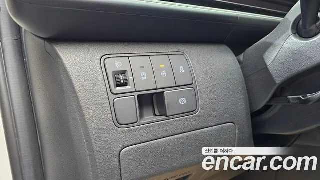 Hyundai Staria 2021 thumb 4