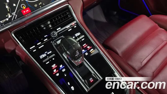 Porsche Panamera 2018 thumb 9