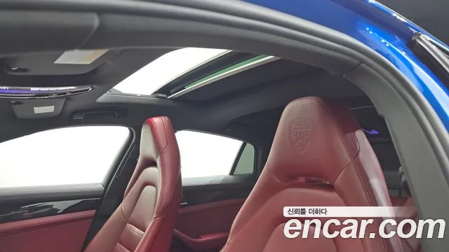 Porsche Panamera 2018 thumb 5