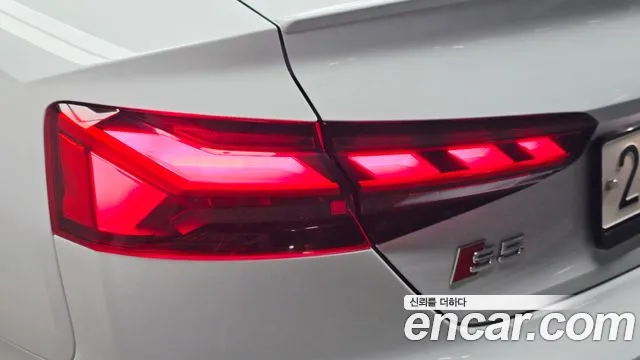 Audi S5 2021 thumb 12