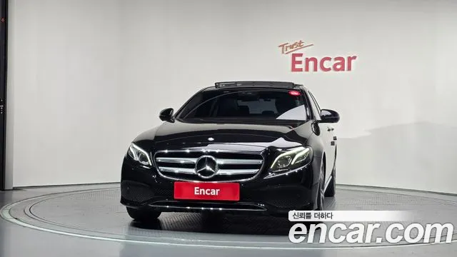 Mercedes-Benz E-Class 2016 thumb 3