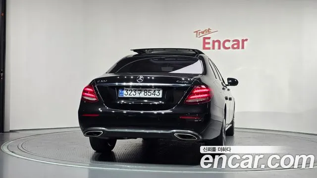 Mercedes-Benz E-Class 2016 thumb 4