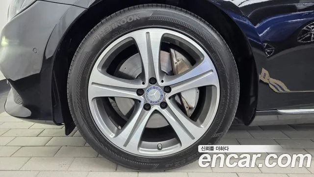 Mercedes-Benz E-Class 2016 thumb 5