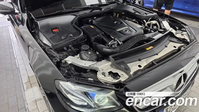 Mercedes-Benz E-Class 2016 thumb 6