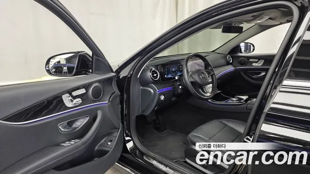 Mercedes-Benz E-Class 2016 thumb 10