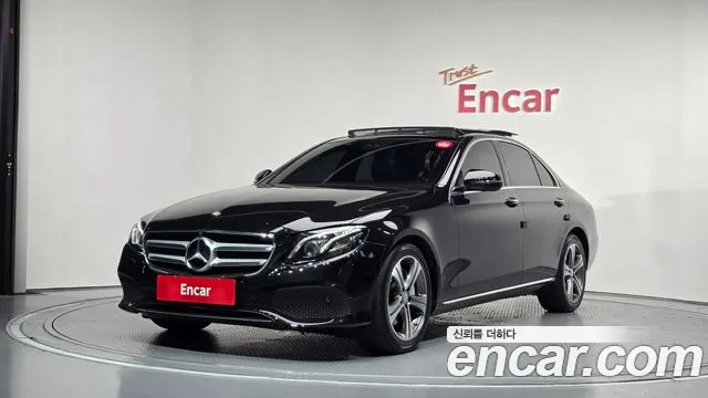 Mercedes-Benz E-Class 2016 thumb 12