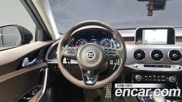 Kia Stinger 2017 thumb 11