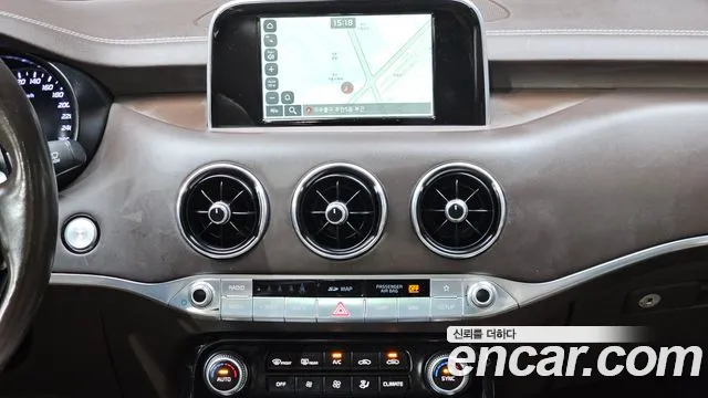 Kia Stinger 2017 thumb 4