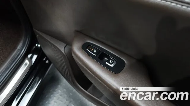 Kia Stinger 2017 thumb 9
