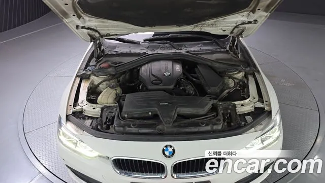 BMW 3 серии 2018 thumb 8